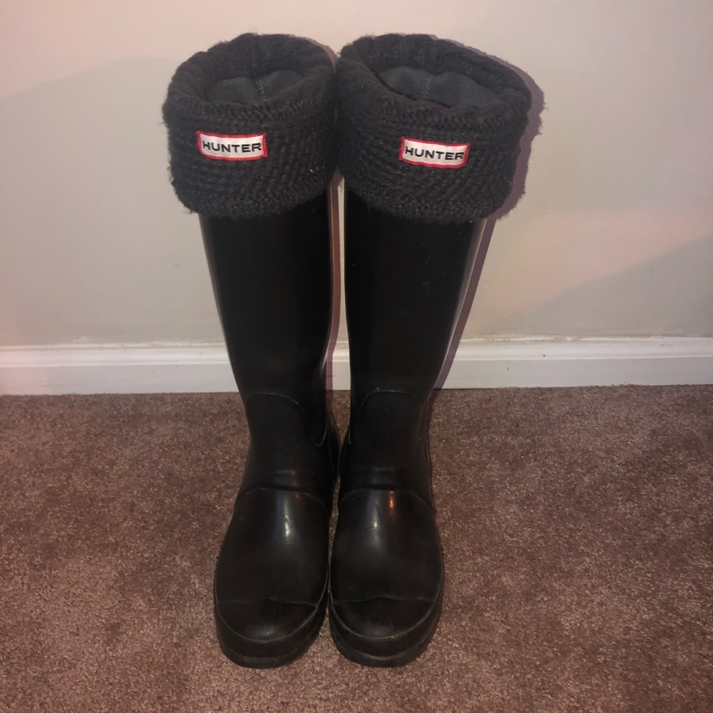 Hunter Boots with Two Pairs of Hunter Boot Socks - Picture 4 of 7